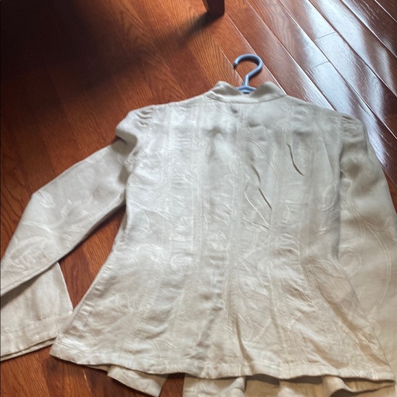 Armani Collezioni Cream Textured Jacket - Picture 7 of 9